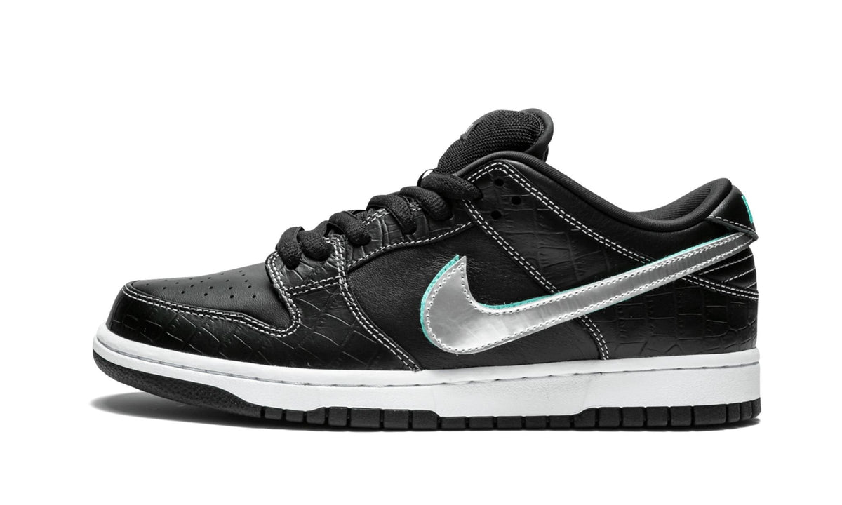 SB Dunk Low Pro OG QS "Black Diamond" - View 1