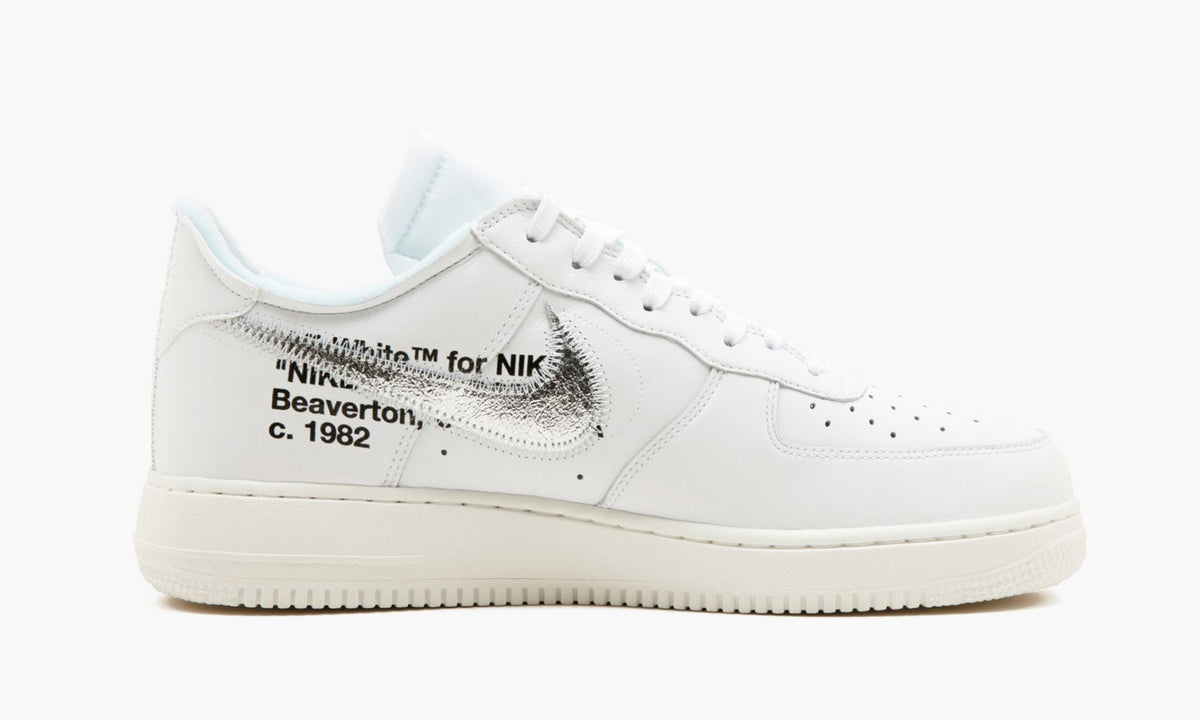 Air Force 1 07 "Off-White - ComplexCon" - Angle View 3