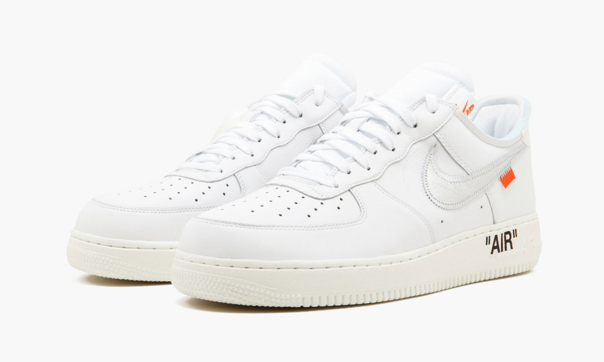 Air Force 1 07 "Off-White - ComplexCon" - Angle View 4