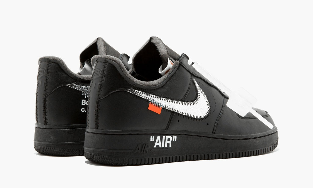 Nike x Off-White Air Force 1 Low ’07 ‘MoMA’ - Angle View 4
