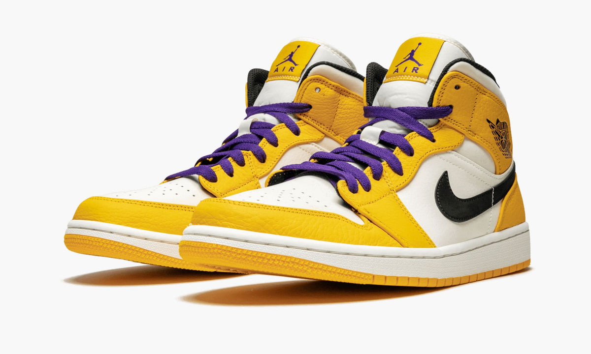 Air Jordan 1 Mid SE "Lakers" - Angle View 3