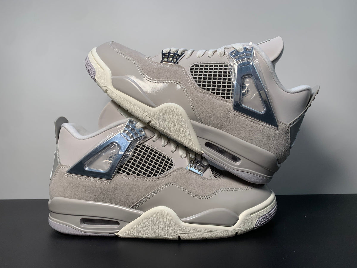 Air Jordan 4 Frozen Moments AQ9129-001 - Angle View 5