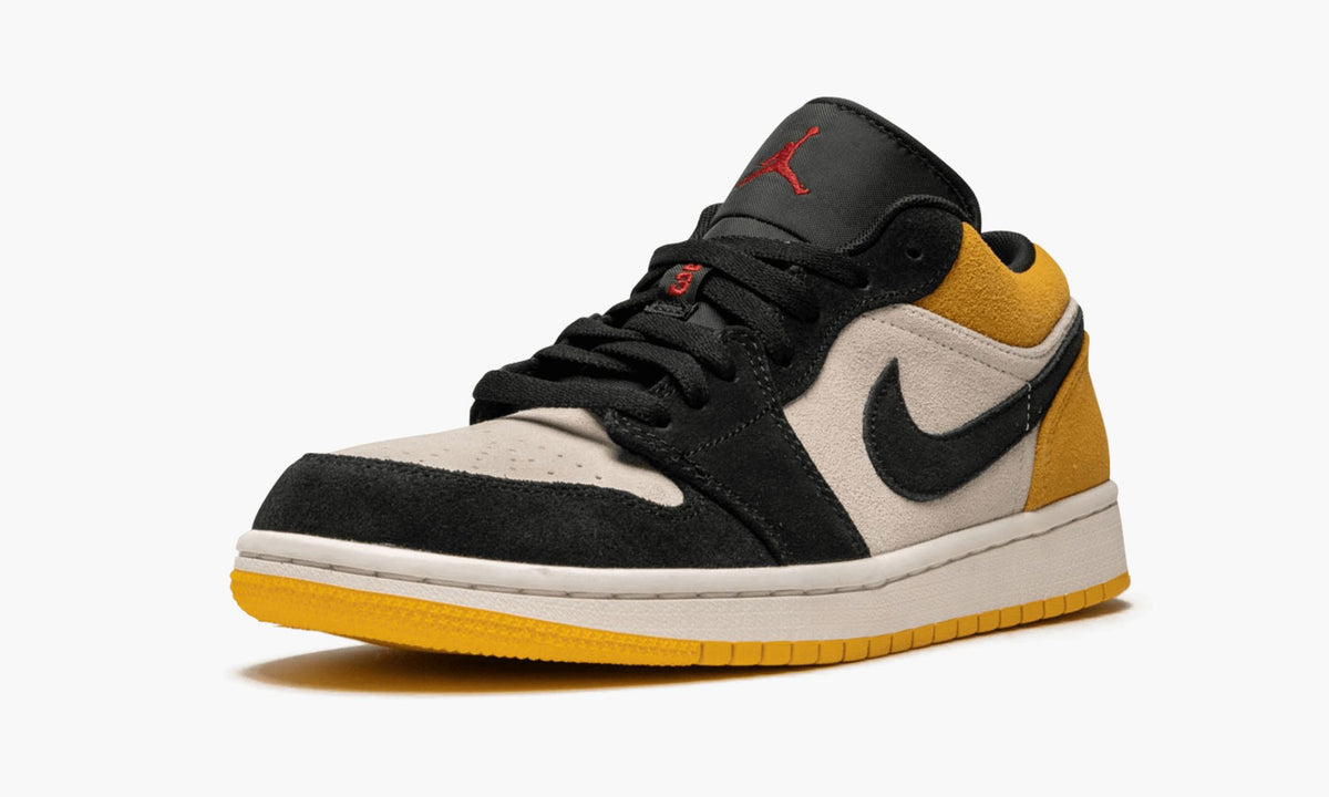 Air Jordan 1 Low "University Gold" - Angle View 5