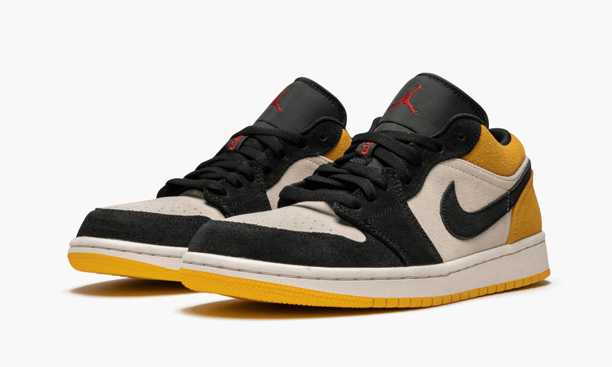 Air Jordan 1 Low "University Gold" - Angle View 3