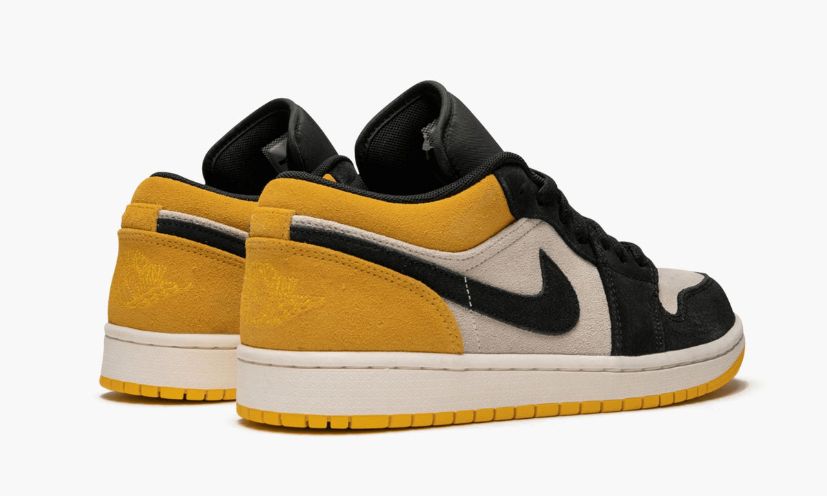 Air Jordan 1 Low "University Gold" - Angle View 4