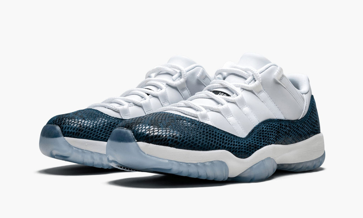 Air Jordan 11 Retro Low LE "Blue Snakeskin" - Angle View 3