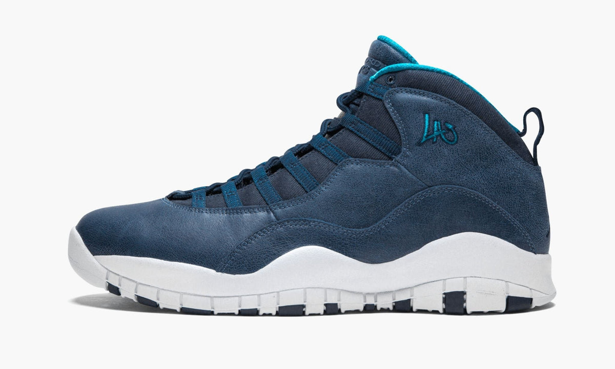 Air Jordan Retro 10 "City Pack - Los Angeles" - Angle View 3
