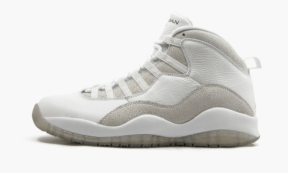 Air Jordan 10 Retro OVO "OVO" - Angle View 2