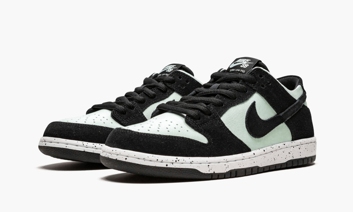 SB Zoom Dunk Low Pro "Barely Green" - View 3