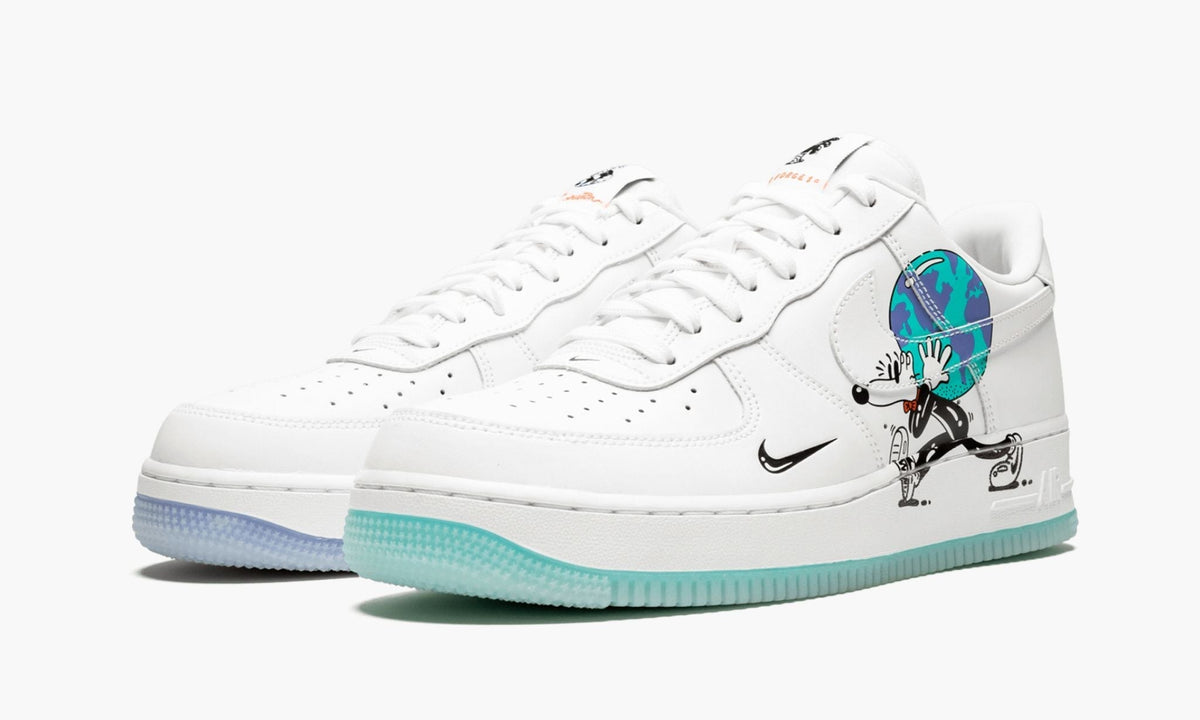 Air Force 1 Flyleather QS "Earth Day" - Angle View 3