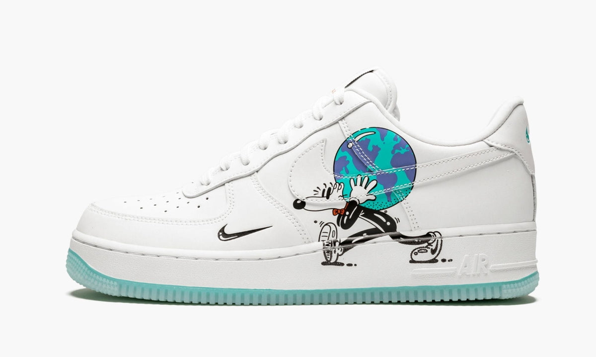 Air Force 1 Flyleather QS "Earth Day" - Angle View 2