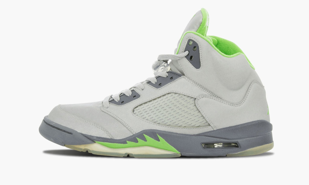 Air Jordan 5 Retro "Green Bean" - Angle View 3