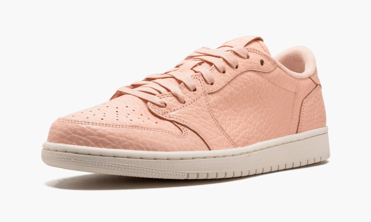 Air Jordan 1 Retro Low - Angle View 12