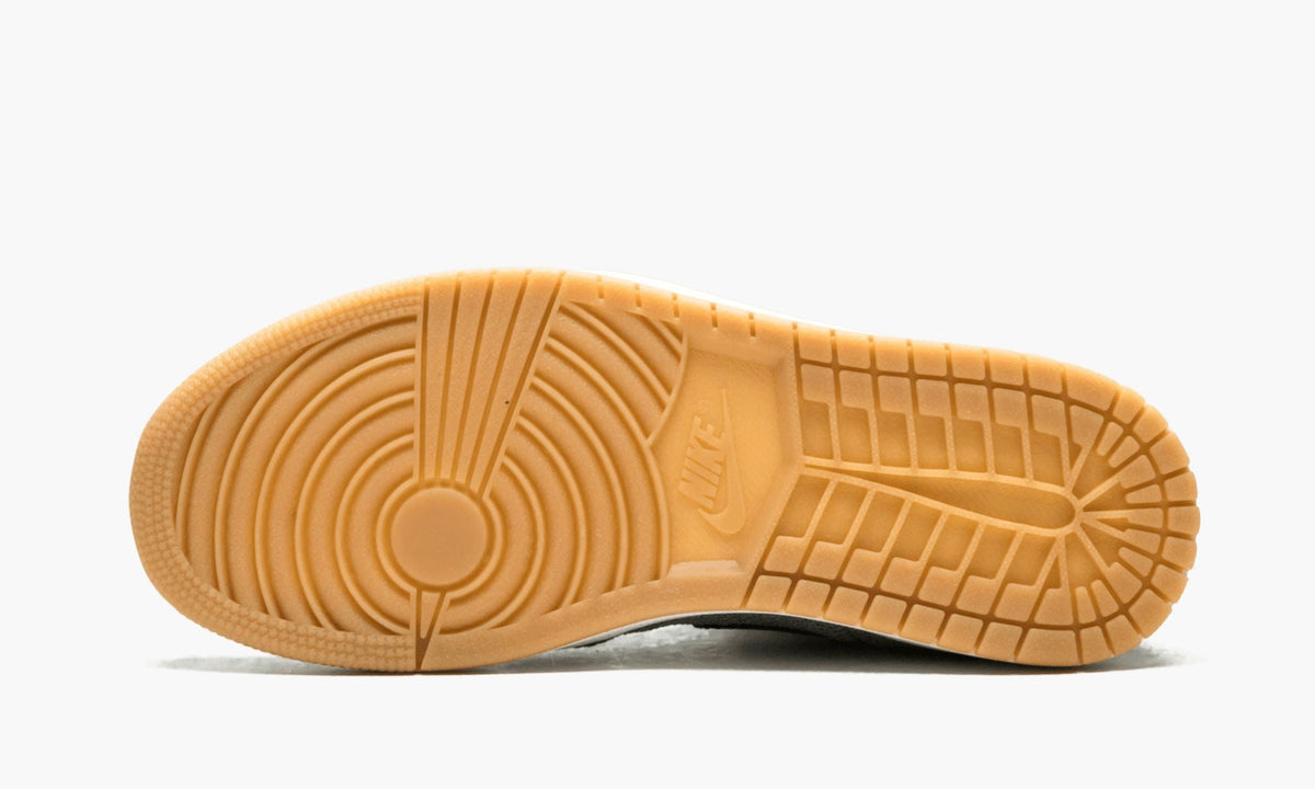 Air Jordan 1 Retro High Flykni - Angle View 6