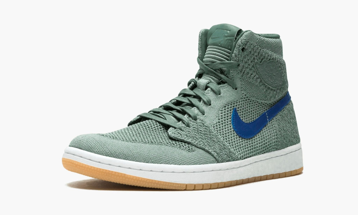 Air Jordan 1 Retro High Flykni - Angle View 5