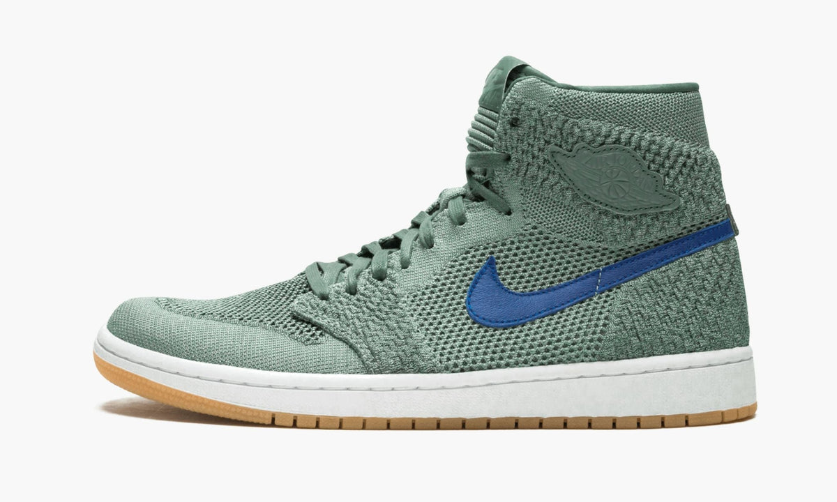Air Jordan 1 Retro High Flykni - Angle View 2