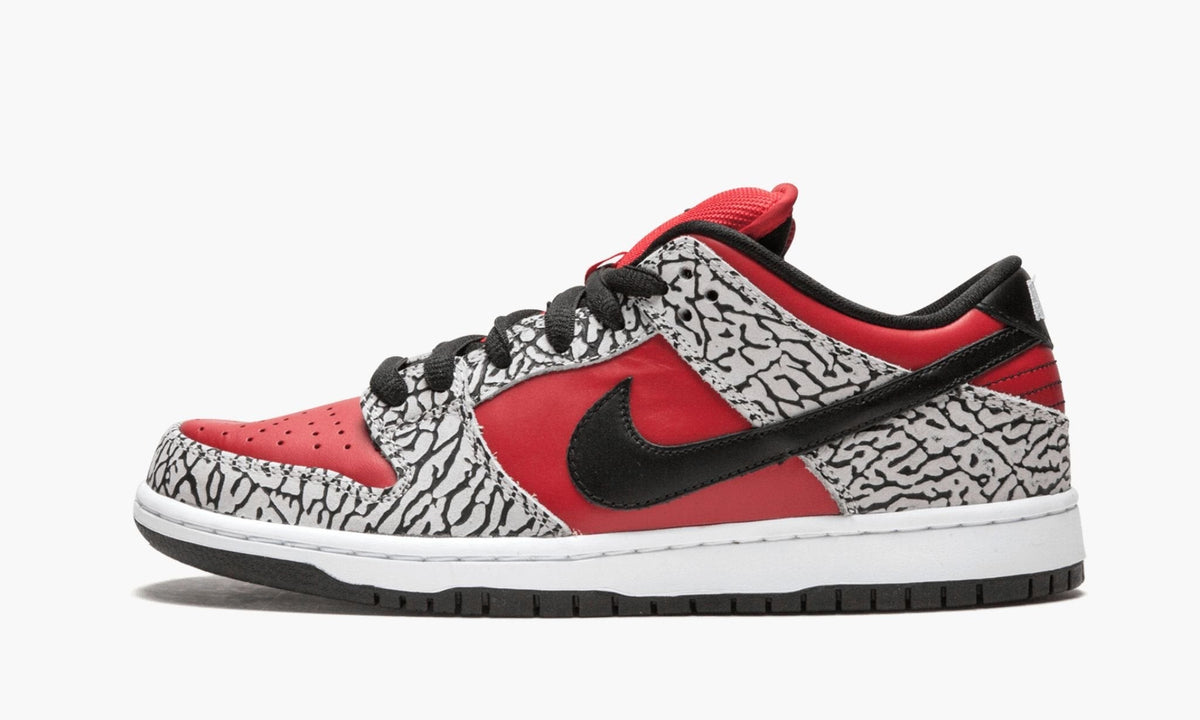 SB Dunk Low Premium "Supreme - Red Cement" - View 2