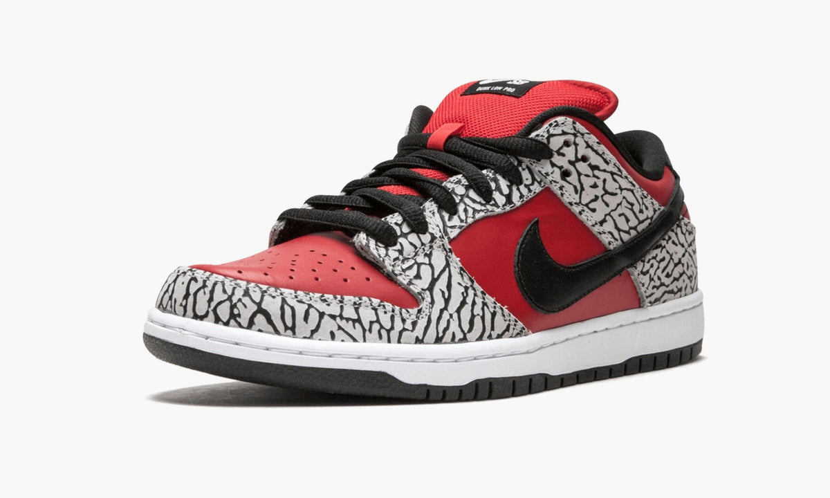 SB Dunk Low Premium "Supreme - Red Cement" - View 5