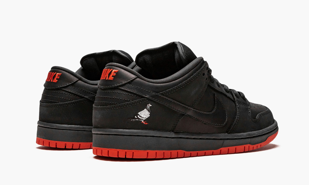 SB Dunk Low TRD QS "Black Pigeon" - View 4