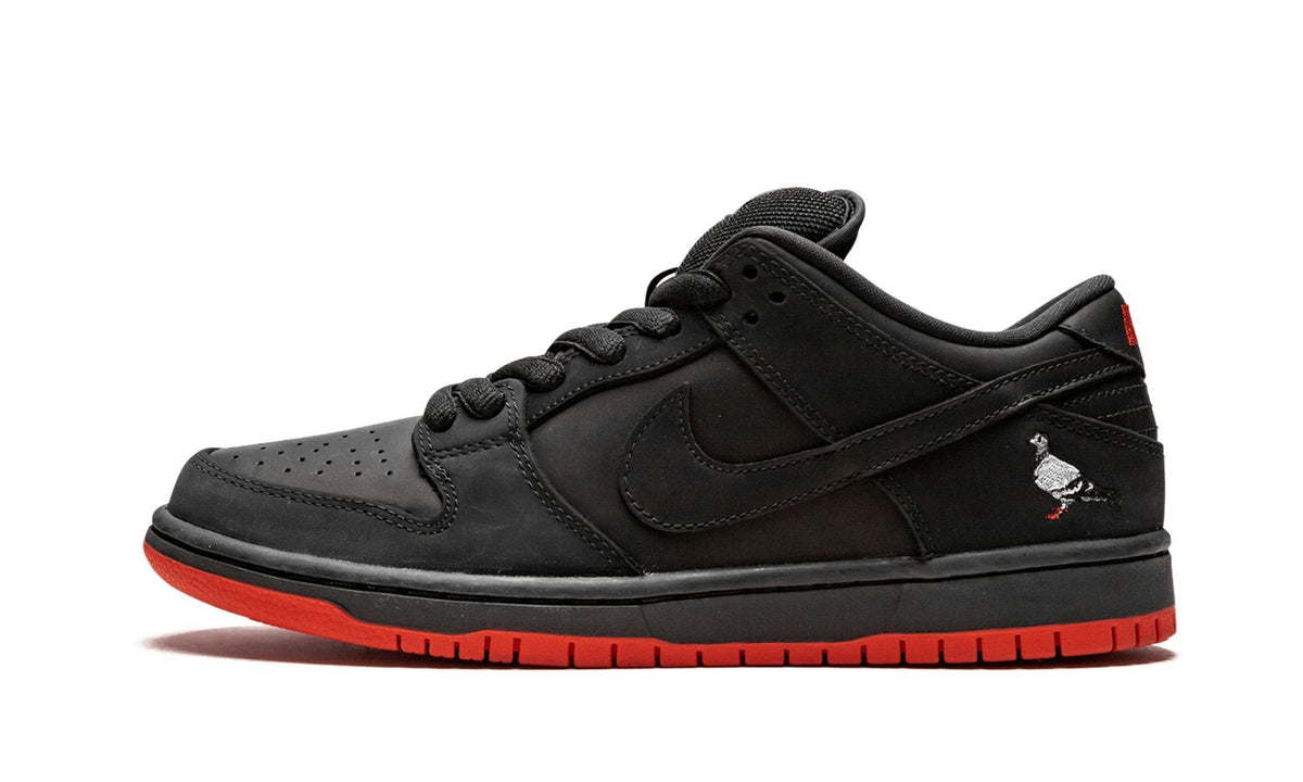 SB Dunk Low TRD QS "Black Pigeon" - View 1