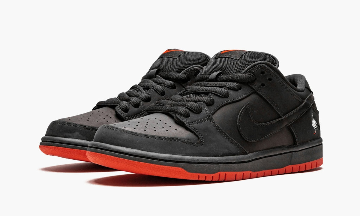 SB Dunk Low TRD QS "Black Pigeon" - View 3