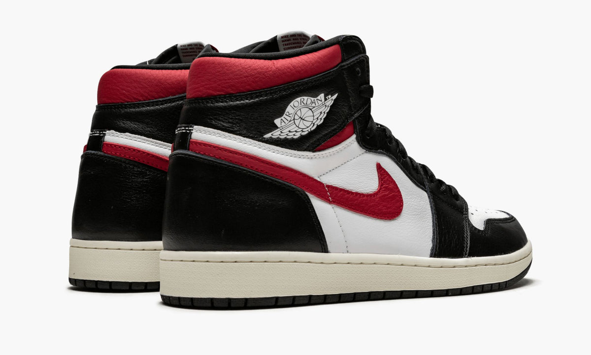 Air Jordan 1 Retro High OG "Gym Red" - Angle View 4