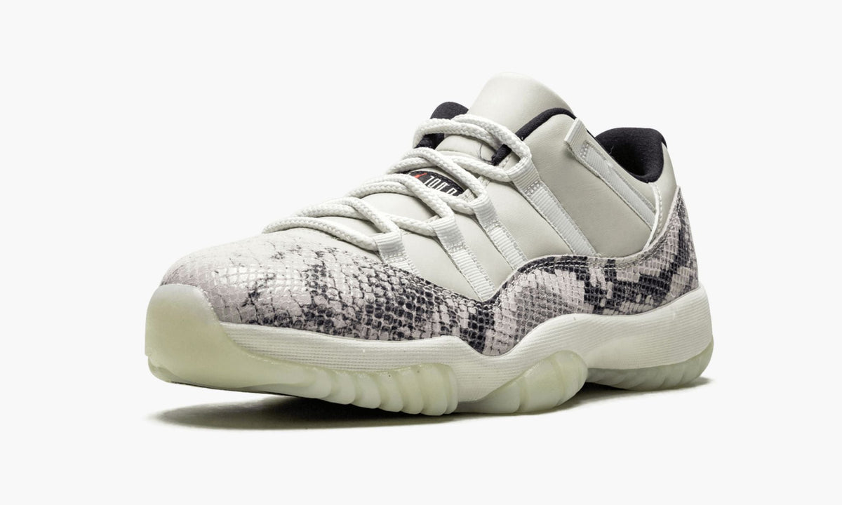 Air Jordan 11 Retro Low "Snakeskin Light Bone" - Angle View 5
