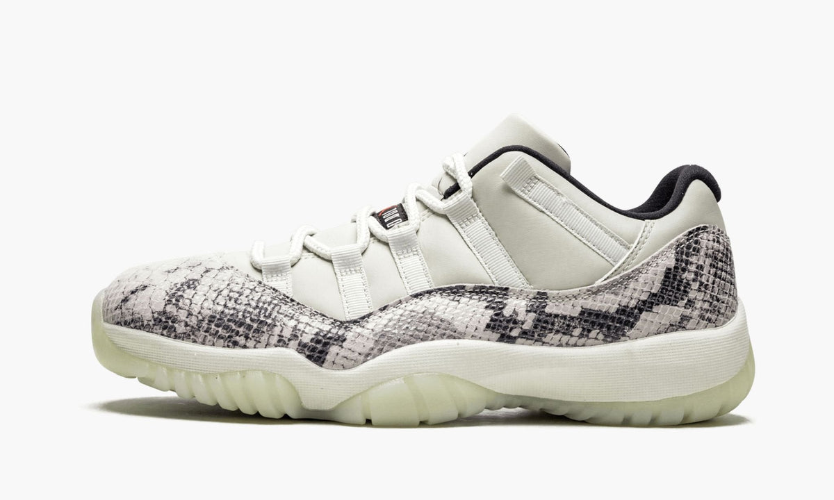 Air Jordan 11 Retro Low "Snakeskin Light Bone" - Angle View 2