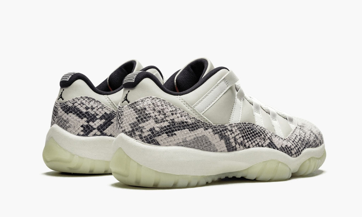 Air Jordan 11 Retro Low "Snakeskin Light Bone" - Angle View 4