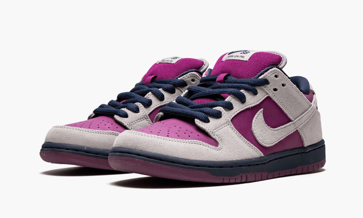 SB Dunk Low Pro "True Berry" - View 3