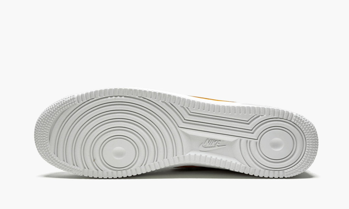 Air Force 1 Low SP "Riccardo Tisci - White" - Angle View 6