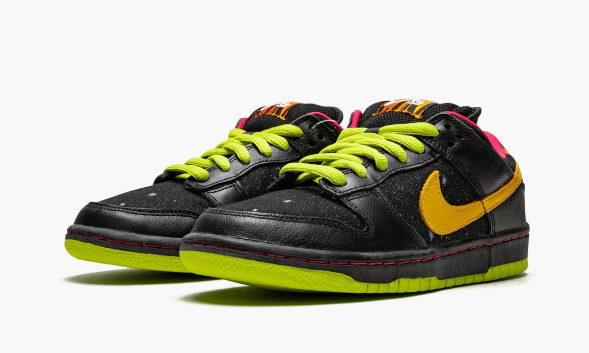 SB Dunk Low Premium "Space Tiger" - View 3
