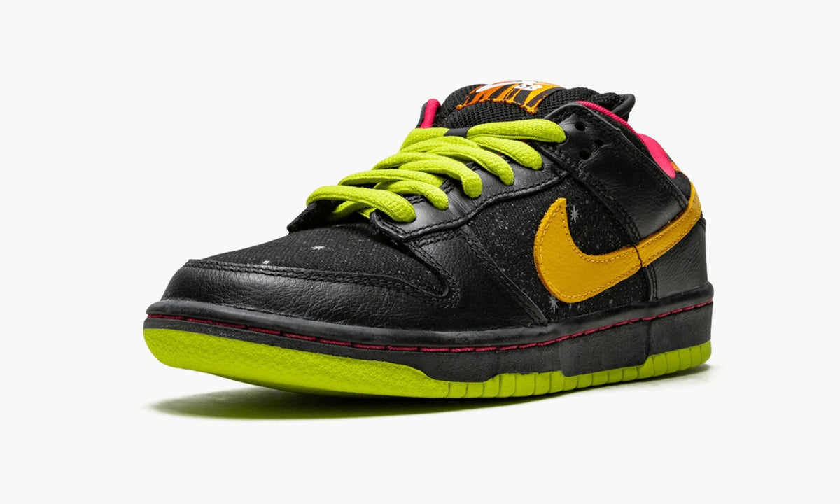 SB Dunk Low Premium "Space Tiger" - View 5
