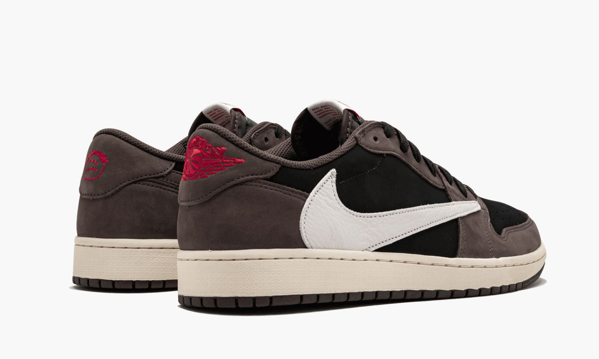 Air Jordan 1 Low x Travis Scott ‘Mocha’ - Angle View 4