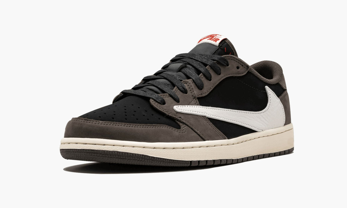 Air Jordan 1 Low x Travis Scott ‘Mocha’ - Angle View 5