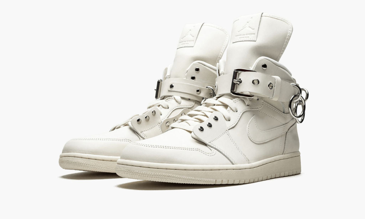 Air Jordan 1 High "COMME des Garçons - White" - Angle View 3