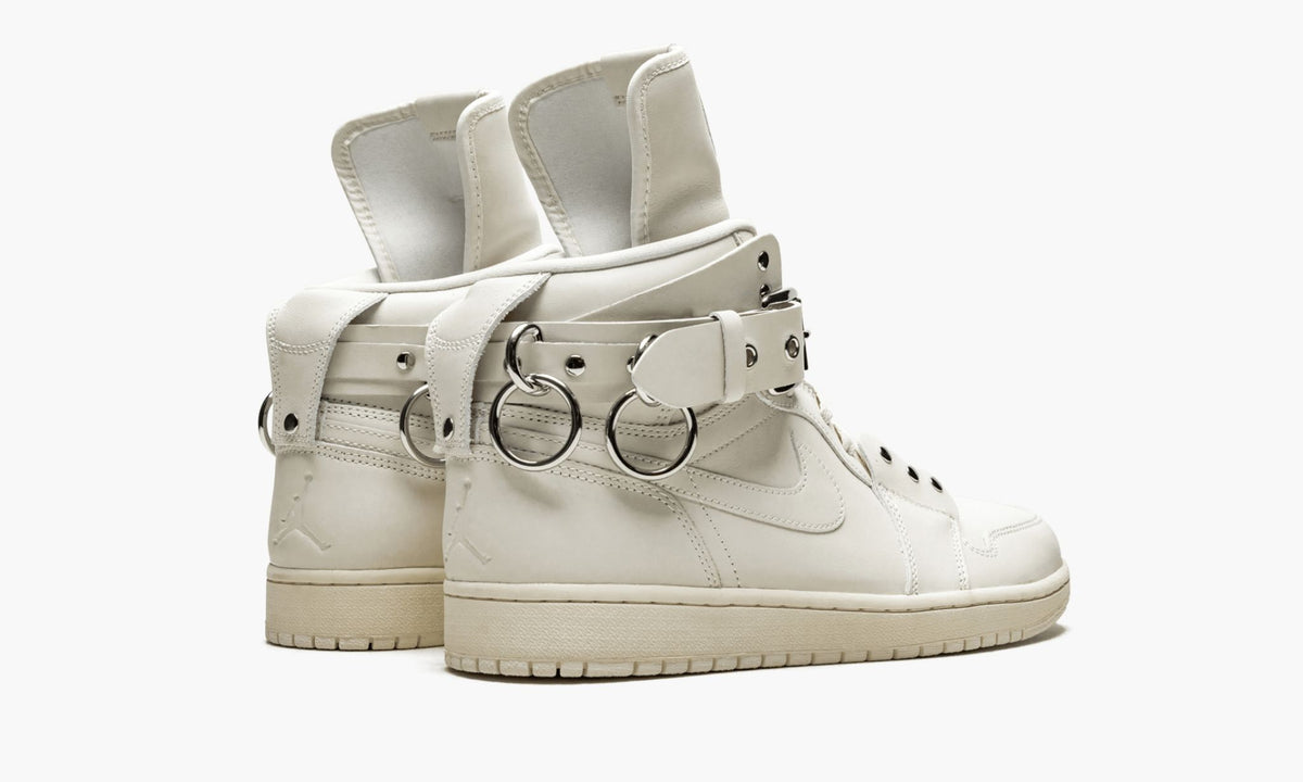 Air Jordan 1 High "COMME des Garçons - White" - Angle View 4