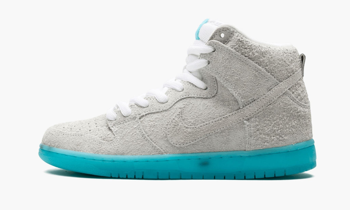 SB Dunk High Premium "Chairman Bao" - View 2