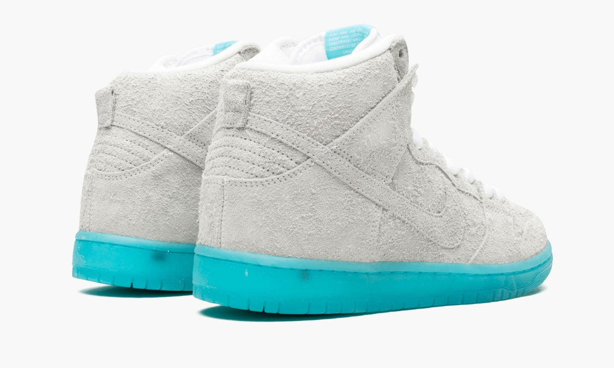 SB Dunk High Premium "Chairman Bao" - View 4