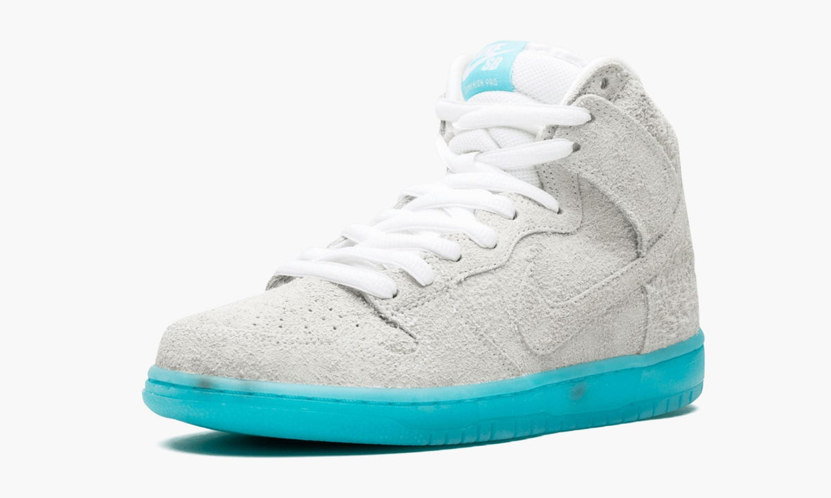 SB Dunk High Premium "Chairman Bao" - View 5