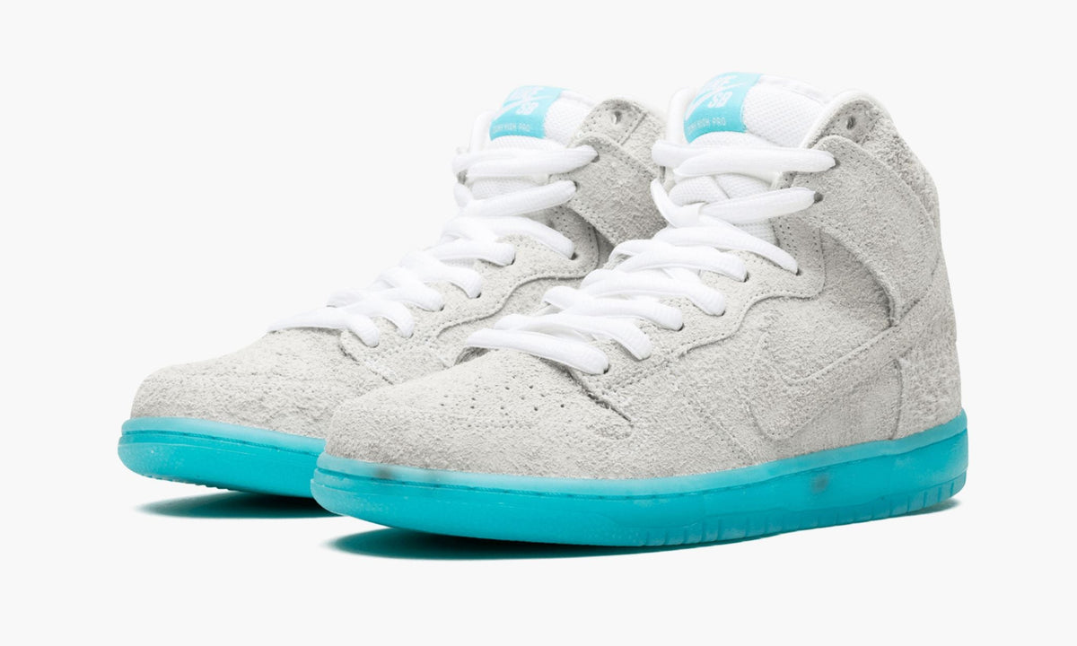 SB Dunk High Premium "Chairman Bao" - View 3