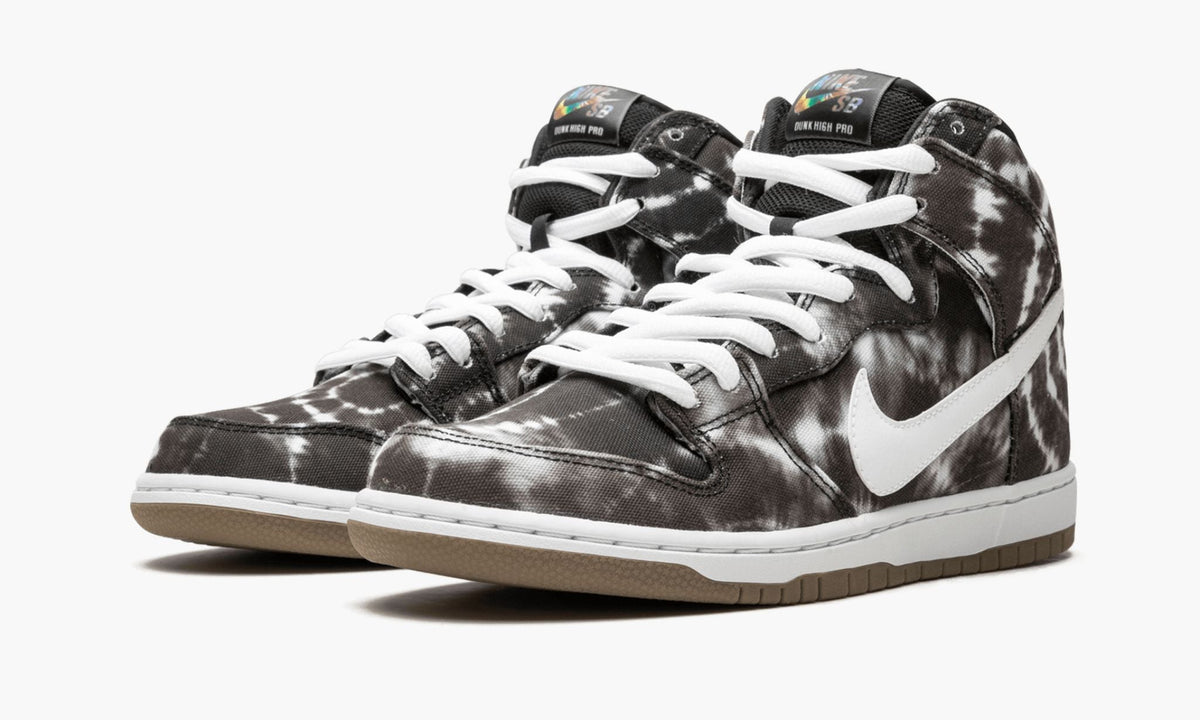 SB Dunk High Premium "Tie Dye" - View 3