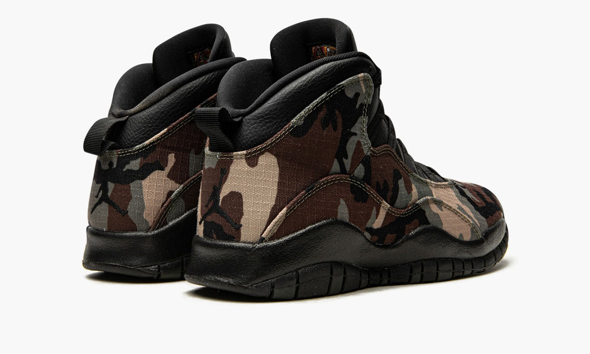 Air Jordan 10 "Woodland Camo" - Angle View 4