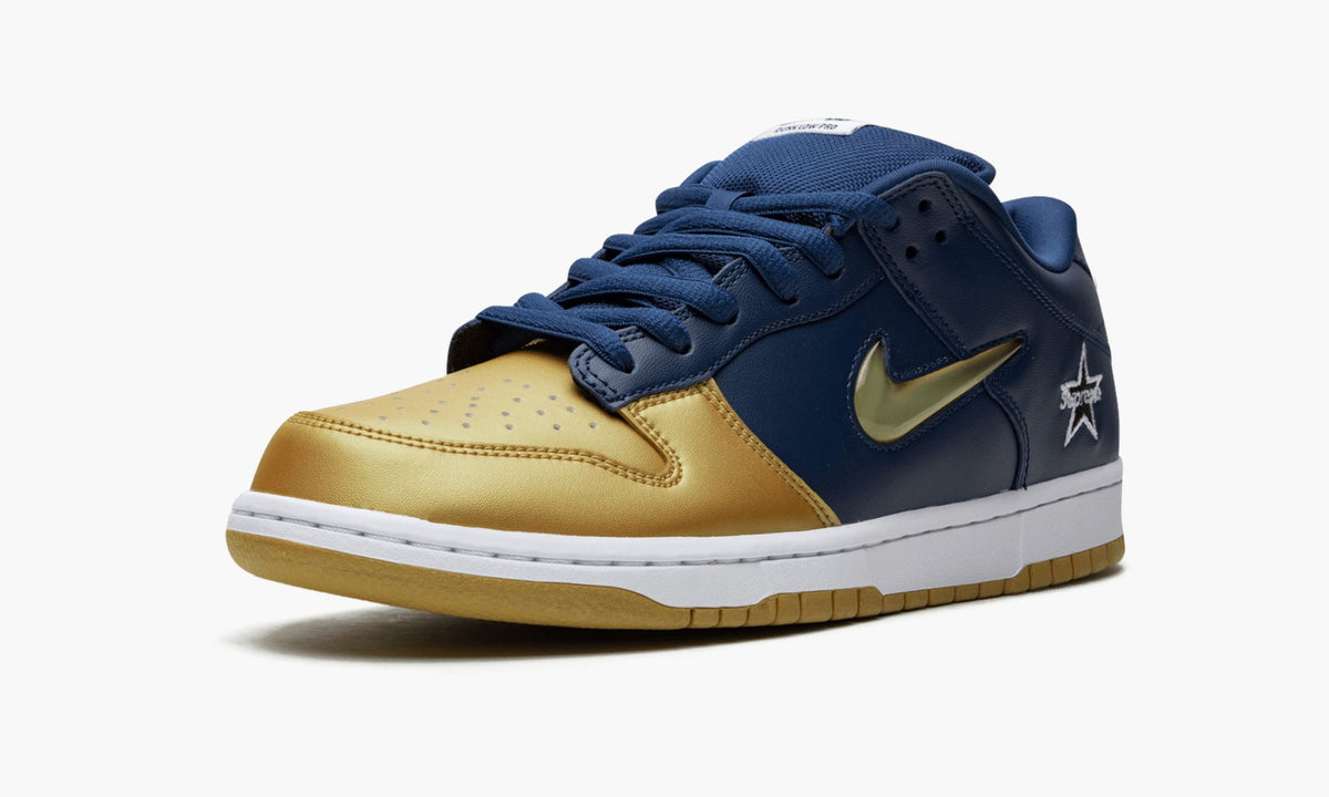 SB Dunk Low "Supreme - Jewel Swoosh Gold/Navy" - View 5