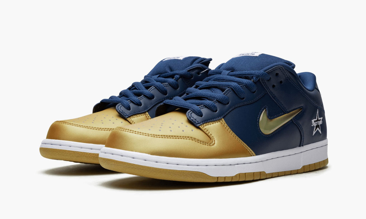 SB Dunk Low "Supreme - Jewel Swoosh Gold/Navy" - View 3