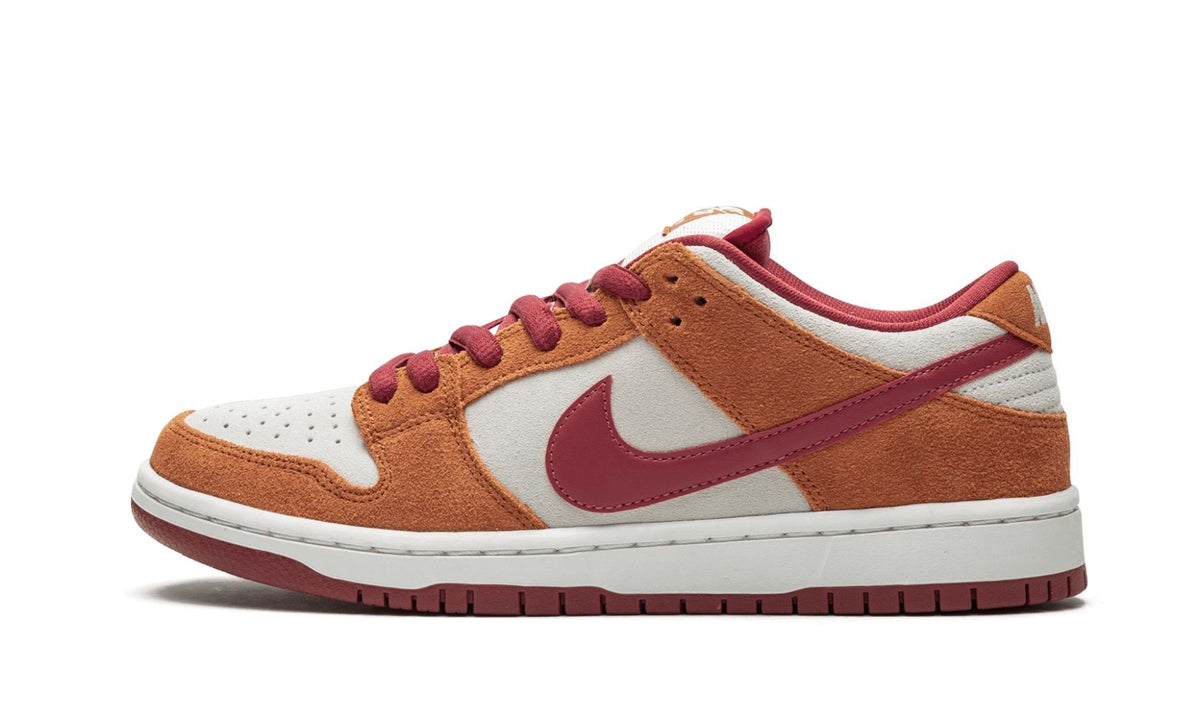 SB Dunk Low Pro "Dark Russet" - View 1