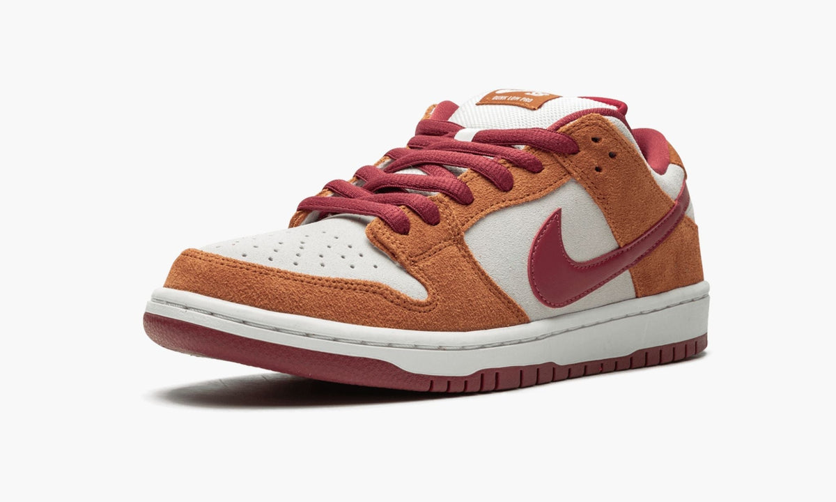SB Dunk Low Pro "Dark Russet" - View 5