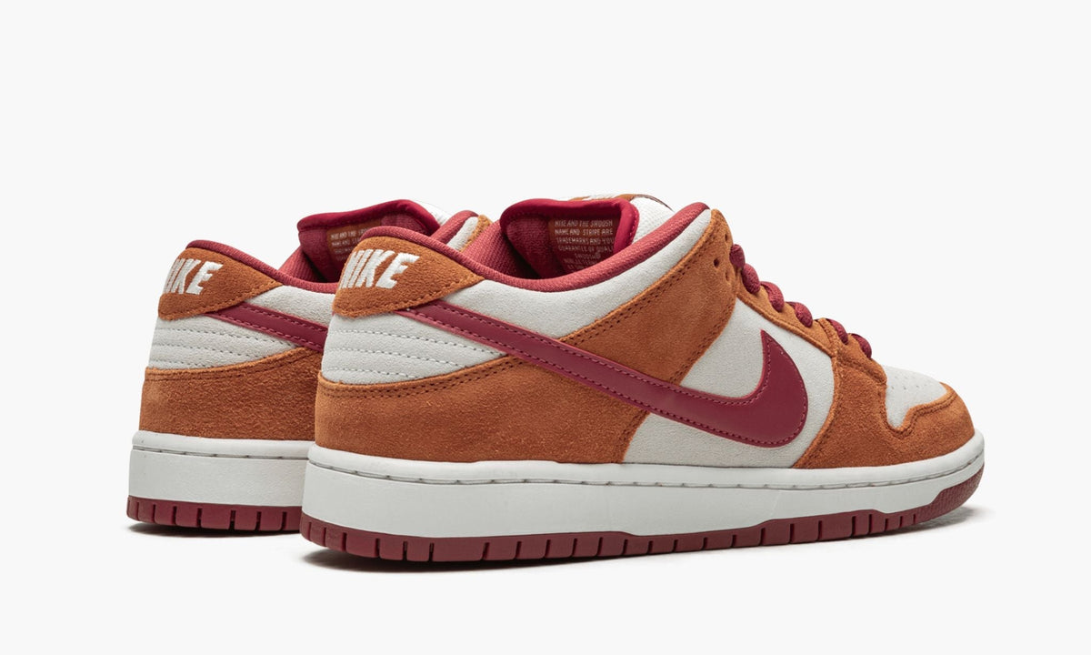 SB Dunk Low Pro "Dark Russet" - View 4