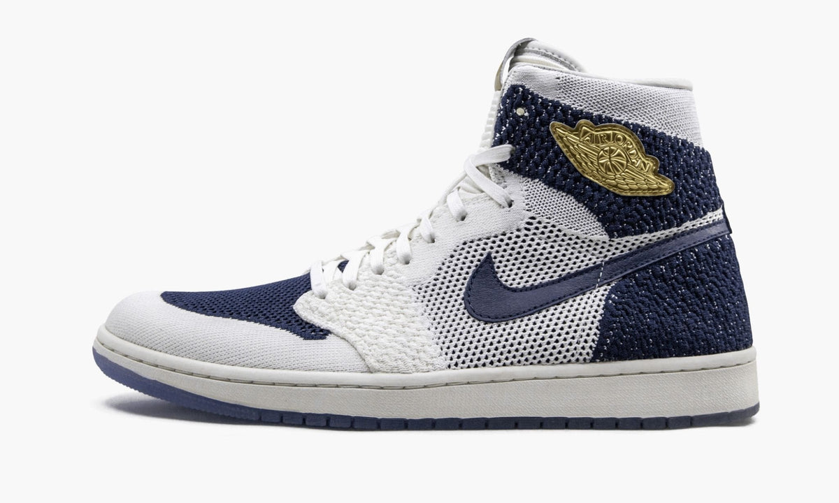 Air Jordan 1 Retro HI Flyknit "Derek Jeter - RE2PECT" - Angle View 2
