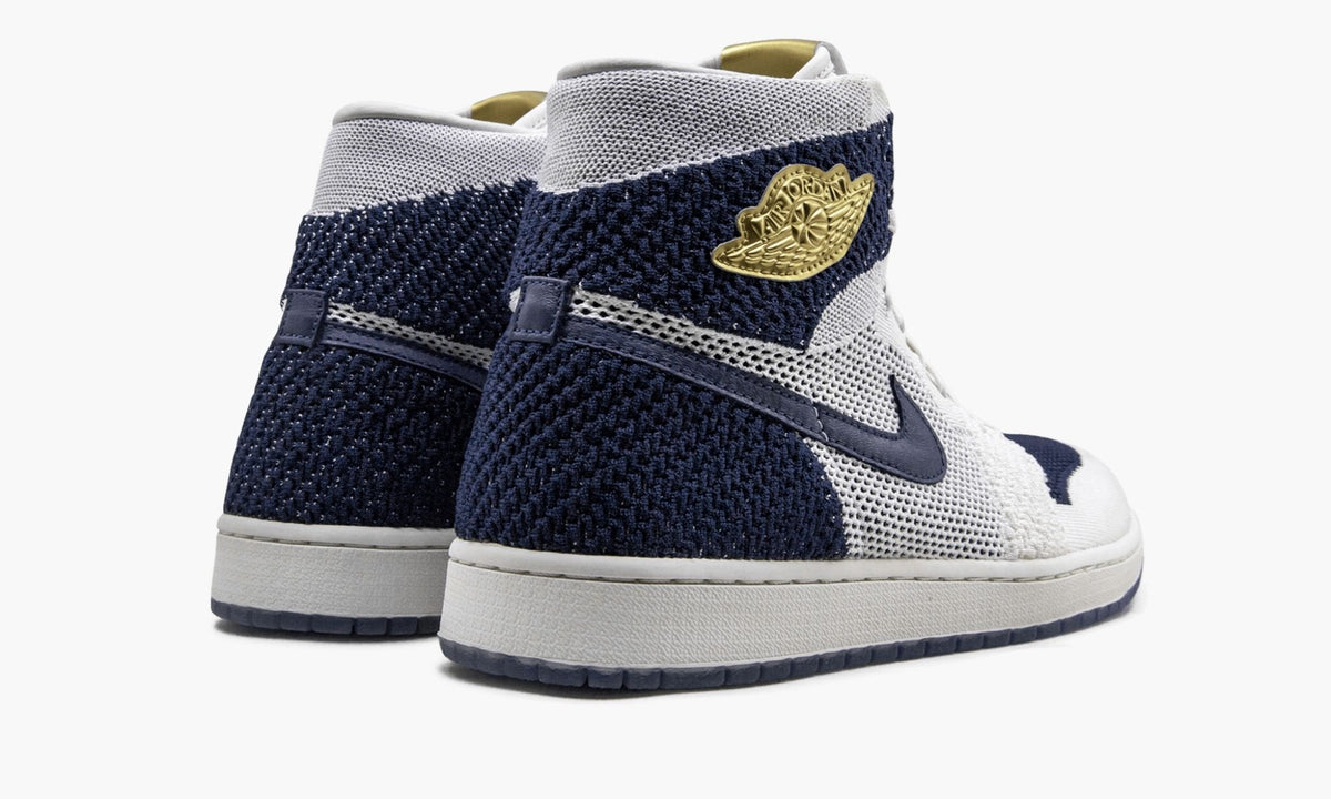 Air Jordan 1 Retro HI Flyknit "Derek Jeter - RE2PECT" - Angle View 4